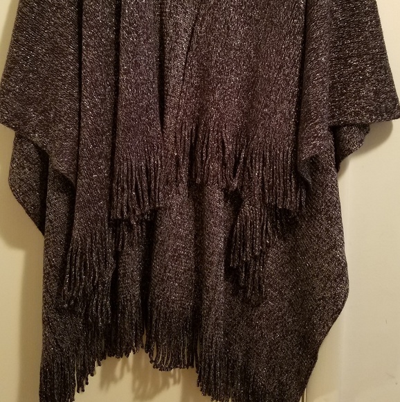 PONCHO WRAP - Picture 2 of 3